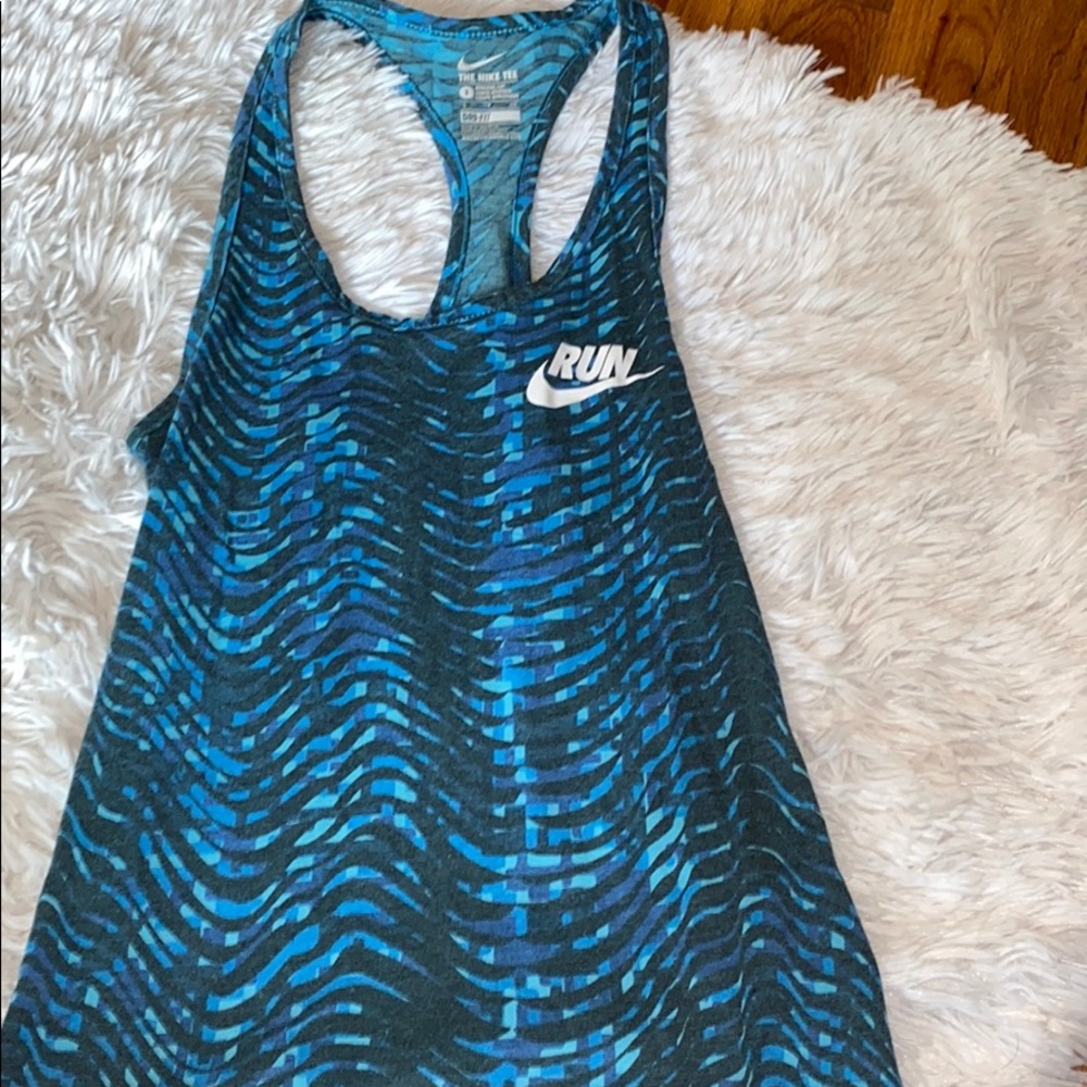 Nike workout top